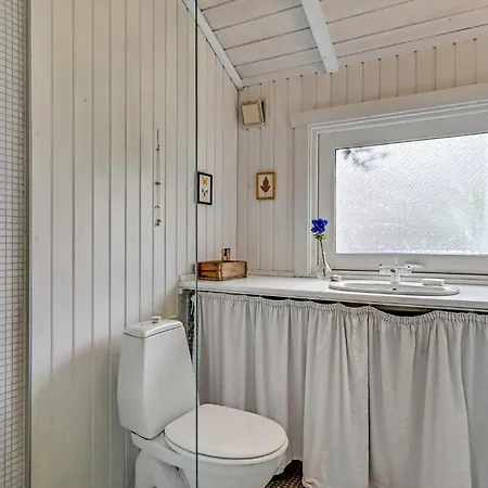 4 Bedroom Stunning In Grenaa *