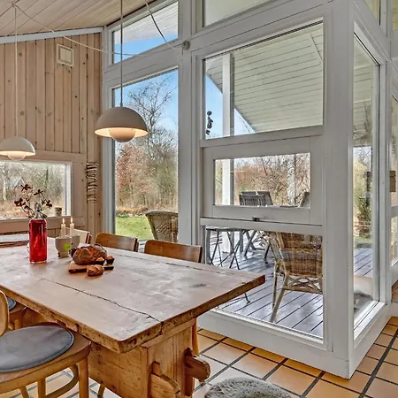 4 Bedroom Stunning In Grenaa Feriehus *