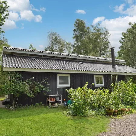Feriehus 4 Bedroom Stunning In Grenaa