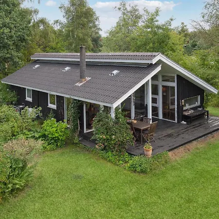 4 Bedroom Stunning In Grenaa *
